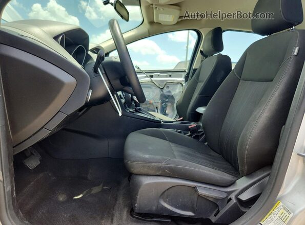 1FADP3F29JL206687 2018 FORD FOCUS Silver Widok wnętrza z przodu
