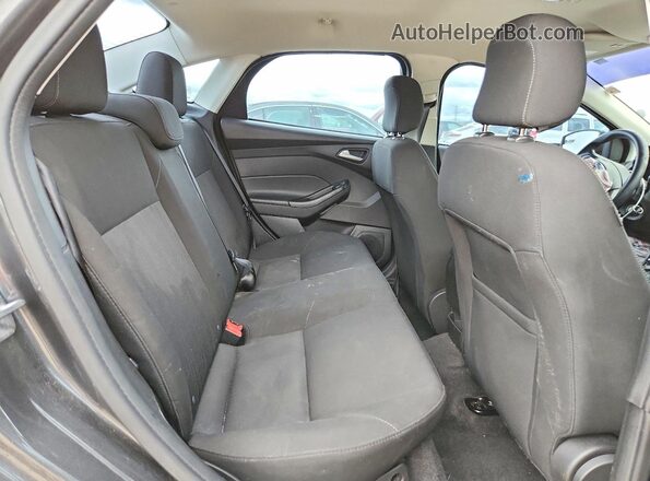 1FADP3F29JL300617 2018 FORD FOCUS Gray Widok tylnych siedzeń