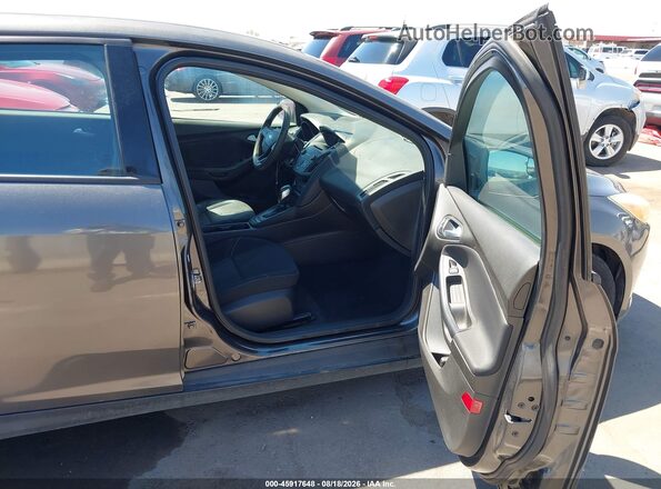 1FADP3F2XGL272271 2016 FORD FOCUS Gray Front interior view