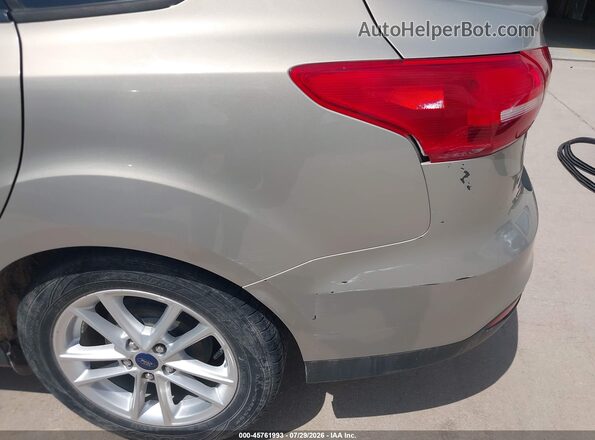 1FADP3F2XGL365940 2016 FORD FOCUS Gold Widok z przodu