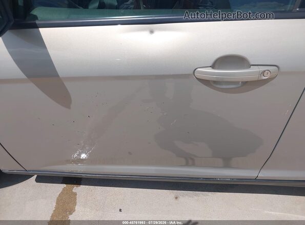 1FADP3F2XGL365940 2016 FORD FOCUS Gold Widok wnętrza z tyłu