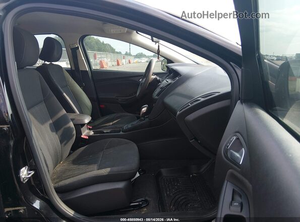 1FADP3F2XGL402789 2016 FORD FOCUS Черный Вид салона спереди