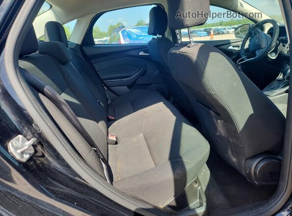 1FADP3F2XHL227767 2017 FORD FOCUS Black Widok tylnych siedzeń