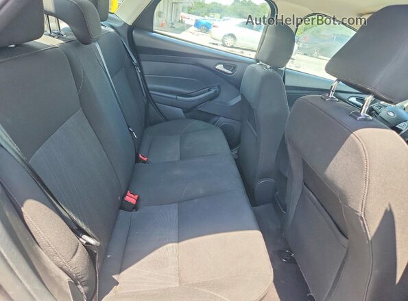 1FADP3F2XHL305920 2017 FORD FOCUS Gray Vista de los asientos traseros