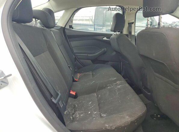 1FADP3F2XHL309515 2017 FORD FOCUS White Vista de los asientos traseros