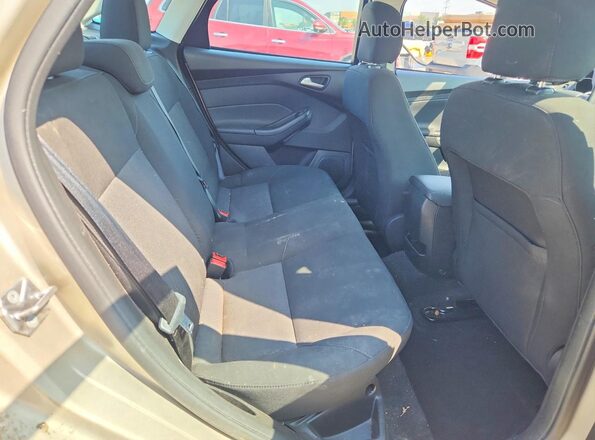 1FADP3F2XHL331952 2017 FORD FOCUS Gold Widok tylnych siedzeń