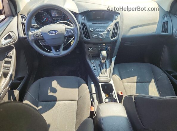 1FADP3F2XHL331952 2017 FORD FOCUS Gold Widok deski rozdzielczej