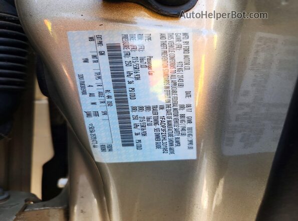 1FADP3F2XHL331952 2017 FORD FOCUS Gold Widok komory silnika