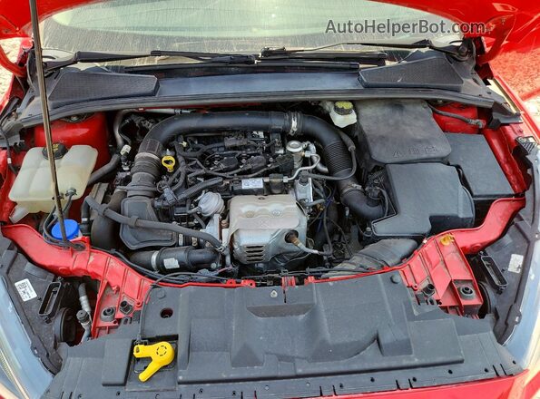 1FADP3FE0HL200796 2017 FORD FOCUS Red Rear interior view