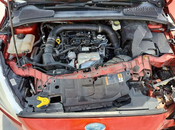 1FADP3FE0JL286830 2018 FORD FOCUS Red უკანა სალონის ხედი
