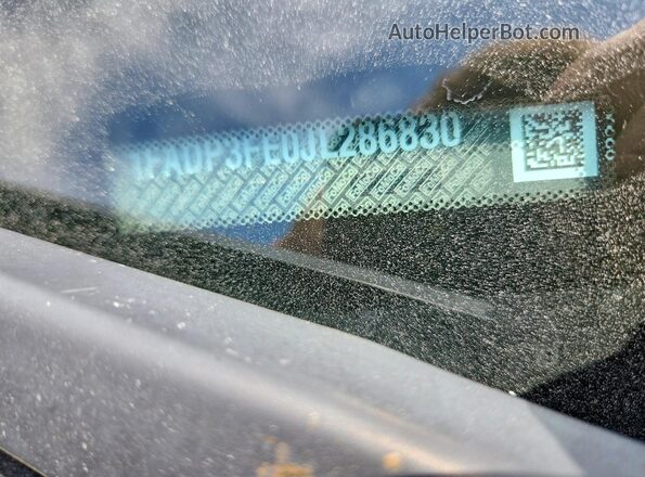 1FADP3FE0JL286830 2018 FORD FOCUS Red ძრავის განყოფილების ხედი