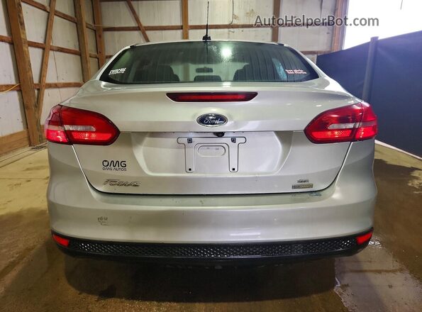 1FADP3FE1JL320208 2018 FORD FOCUS Silver Rear view
