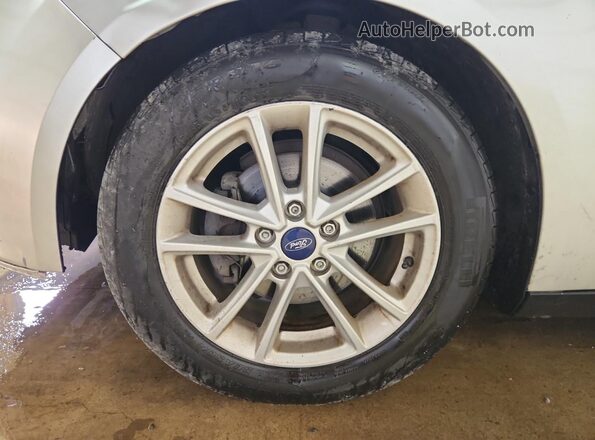 1FADP3FE1JL320208 2018 FORD FOCUS Silver 