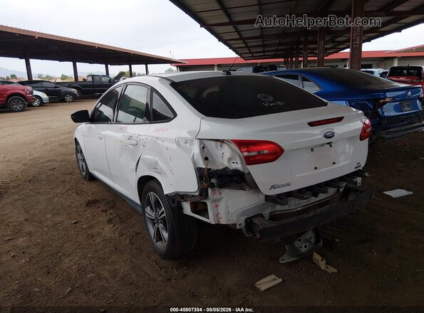 1FADP3FE3GL258562 2016 FORD FOCUS Белый Вид спереди