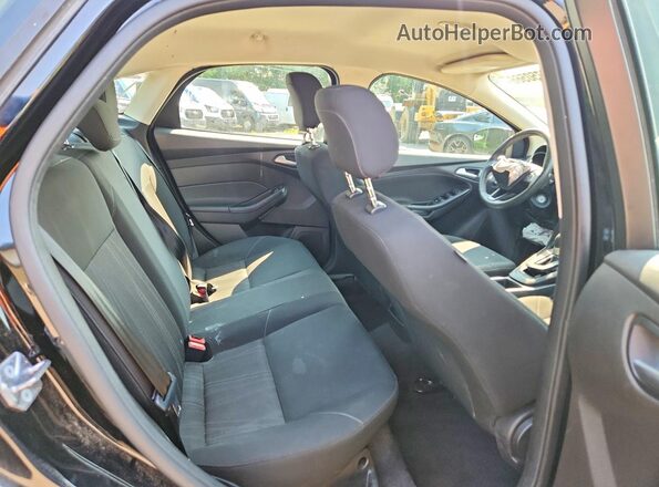 1FADP3FE3JL200345 2018 FORD FOCUS Black Widok tylnych siedzeń