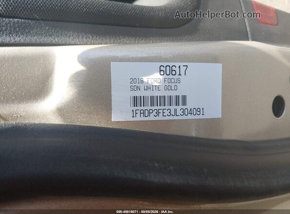 1FADP3FE3JL304091 2018 FORD FOCUS Cream Engine compartment view