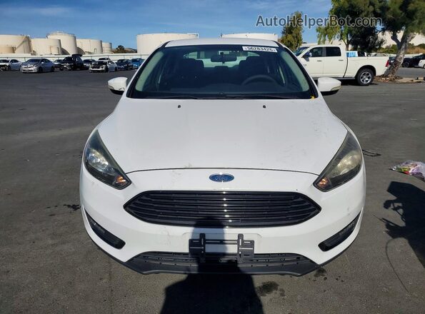 1FADP3FE4HL277557 2017 FORD FOCUS White Vista frontal