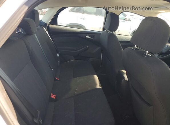 1FADP3FE4HL277557 2017 FORD FOCUS White Vista de los asientos traseros