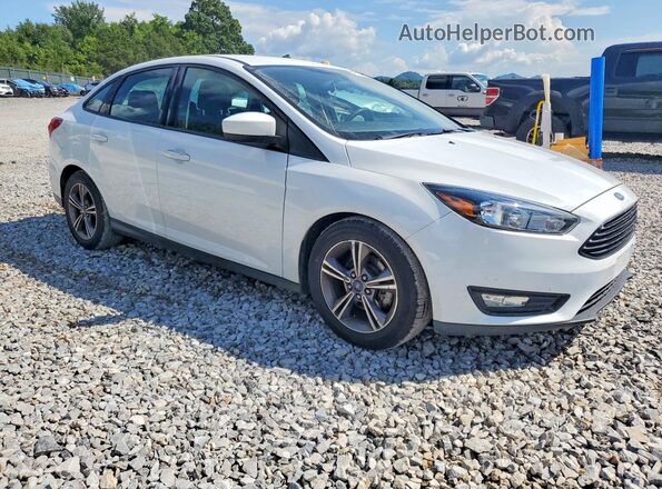 1FADP3FE5JL268176 2018 FORD FOCUS Белый Передняя правая четверть
