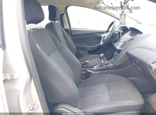 1FADP3FE7JL307043 2018 FORD FOCUS Silver Vista interior delantera