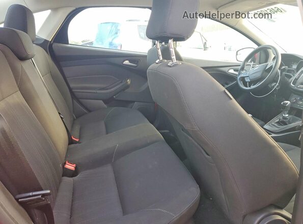 1FADP3FE8HL237417 2017 FORD FOCUS Red უკანა სავარძლების ხედი