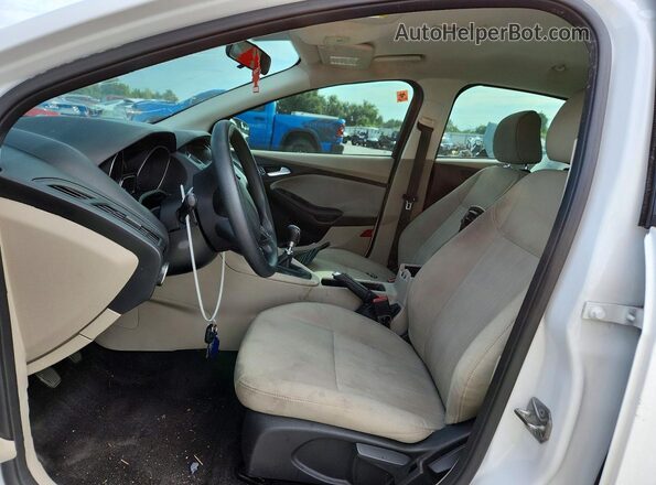 1FADP3FE8HL269865 2017 FORD FOCUS White წინა სალონის ხედი
