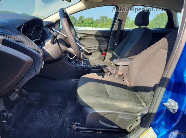 1FADP3FE8JL268804 2018 FORD FOCUS Blue Вид салону спереду