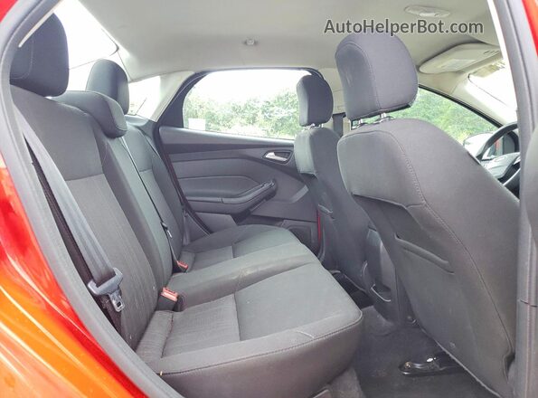 1FADP3FE9HL322881 2017 FORD FOCUS Red Rear seats view