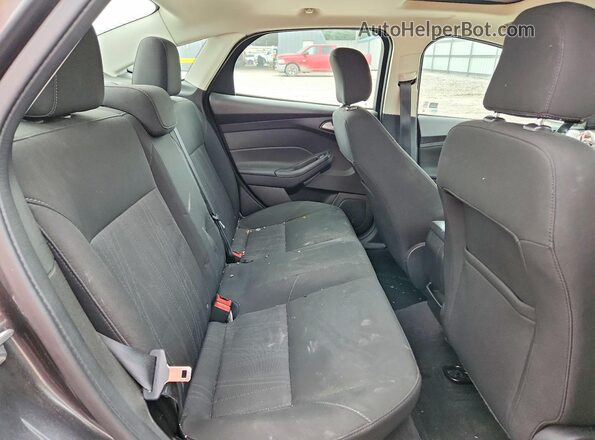 1FADP3H20HL319077 2017 FORD FOCUS Gray Widok tylnych siedzeń