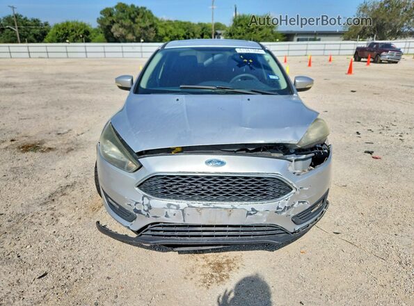 1FADP3H21HL256619 2017 FORD FOCUS Silver Widok z przodu