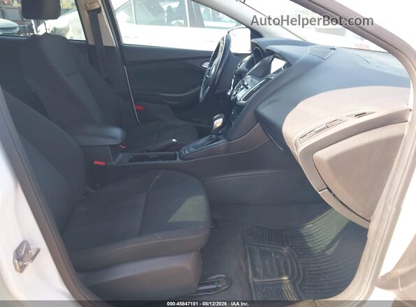 1FADP3H21HL257527 2017 FORD FOCUS White Սալոնի դիմացի տեսք