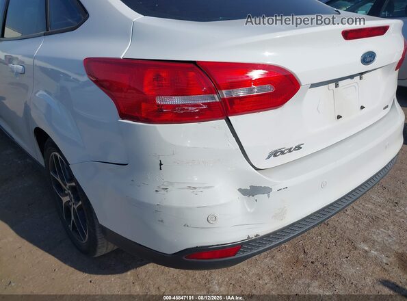 1FADP3H21HL257527 2017 FORD FOCUS White Դիմացի տեսք