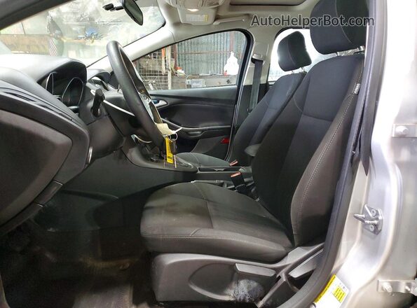 1FADP3H23HL237974 2017 FORD FOCUS Silver Vista interior delantera