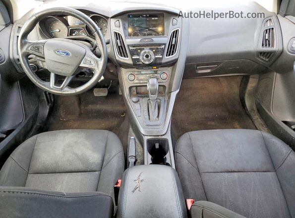 1FADP3H23JL242484 2018 FORD FOCUS Silver წინა პანელის ხედი