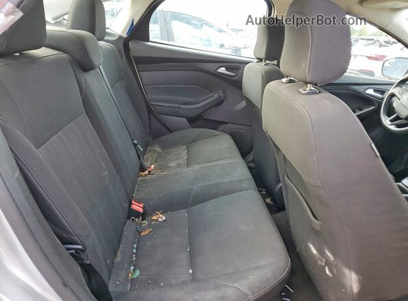 1FADP3H23JL242484 2018 FORD FOCUS Silver უკანა სავარძლების ხედი