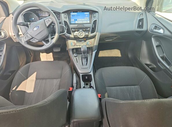 1FADP3H24HL251463 2017 FORD FOCUS Gray Vista del salpicadero