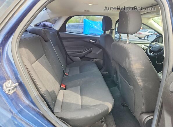 1FADP3H24JL217058 2018 FORD FOCUS Синий Вид задних сидений