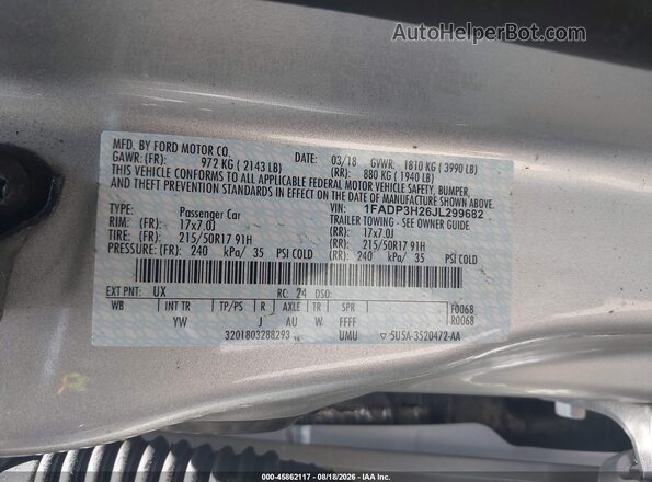 1FADP3H26JL299682 2018 FORD FOCUS Silver Vista del compartimento del motor
