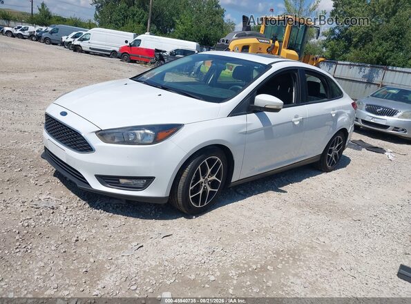 1FADP3H27JL215899 2018 FORD FOCUS White Передня ліва чверть