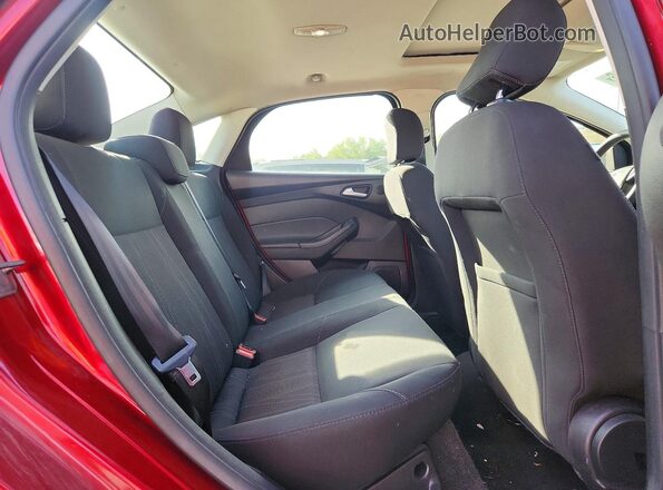 1FADP3H28HL346432 2017 FORD FOCUS Red Rear seats view