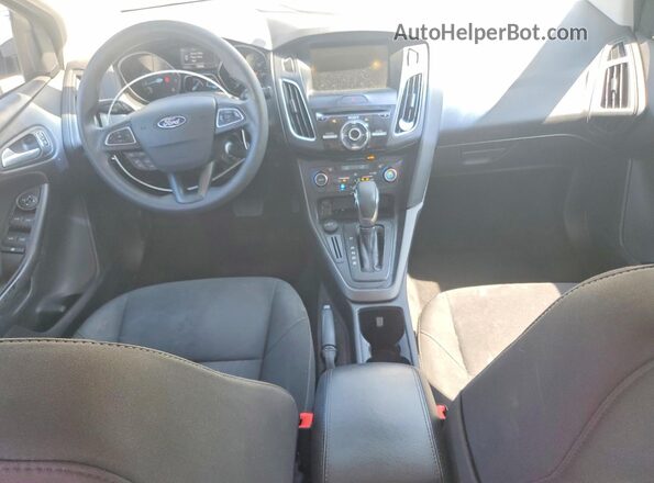 1FADP3H28JL202871 2018 FORD FOCUS Silver Widok deski rozdzielczej