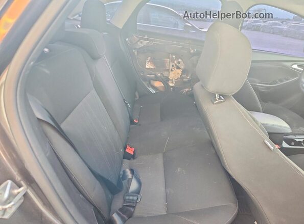 1FADP3H29HL332829 2017 FORD FOCUS Silver Вид задніх сидінь