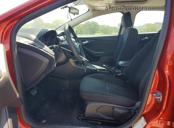 1FADP3H2XJL291407 2018 FORD FOCUS Red წინა სალონის ხედი