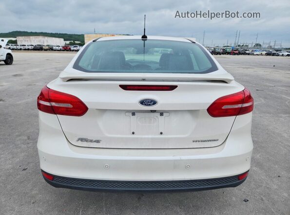 1FADP3J20JL269250 2018 FORD FOCUS White Widok z tyłu