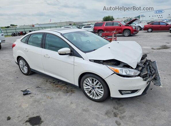 1FADP3J20JL269250 2018 FORD FOCUS White Przód prawy