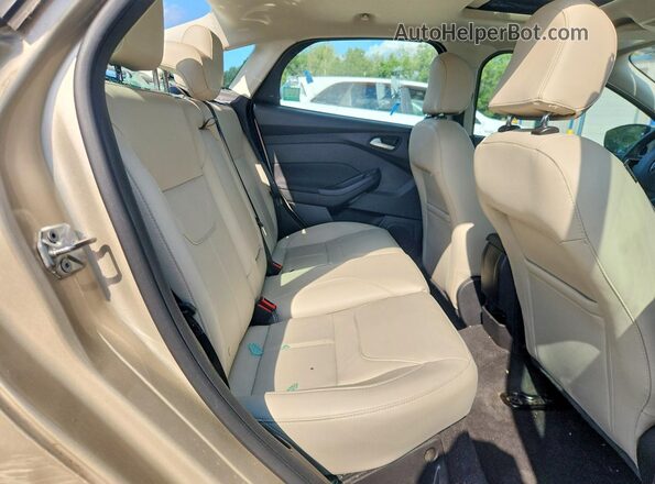 1FADP3J21HL321902 2017 FORD FOCUS Желто-коричневый Вид задних сидений