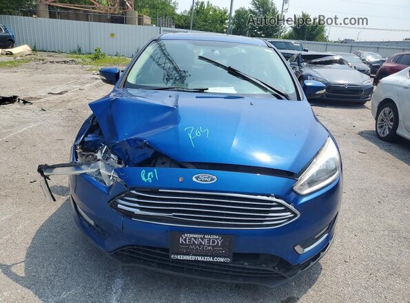 1FADP3J21JL239075 2018 FORD FOCUS Blue Widok z przodu