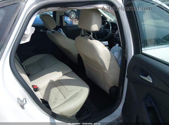 1FADP3J21JL250142 2018 FORD FOCUS Белый Вид наклейки с VIN-кодом