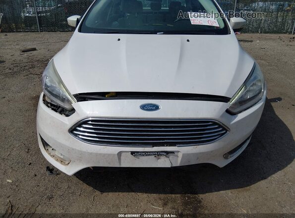 1FADP3J21JL250142 2018 FORD FOCUS Белый Вид спереди