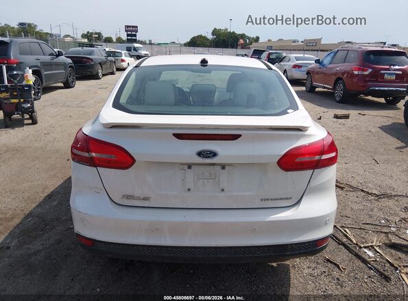 1FADP3J21JL250142 2018 FORD FOCUS Белый 